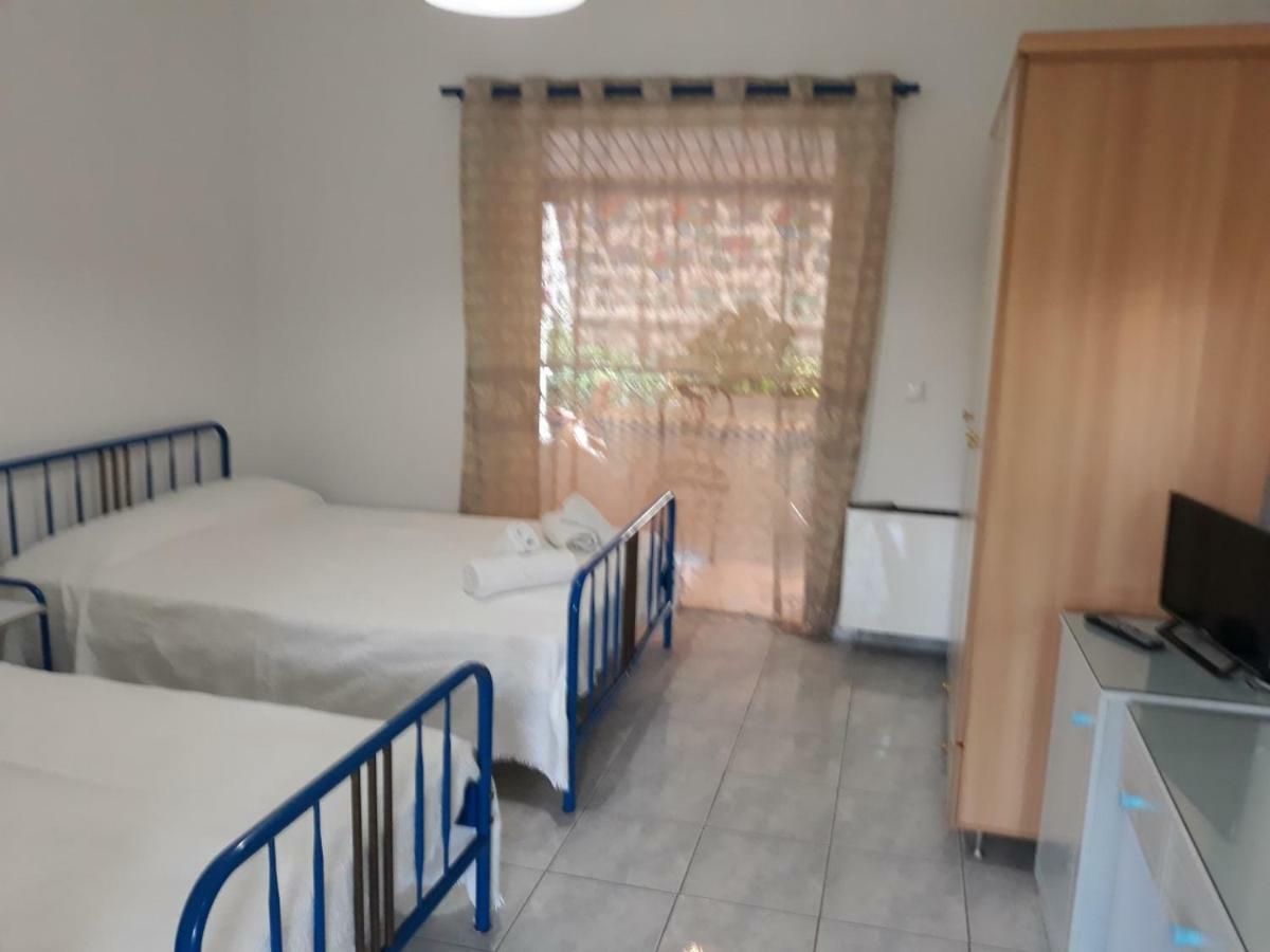 Karavagelis Rooms Rovies Extérieur photo